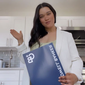 Meet your Posher, Anyolina